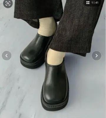 on:nue 버클 악센트 사보 샌들