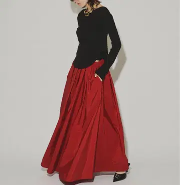 [ 미사용 새상품 ] yae 볼륨 타프타 플레어 롱 스커트