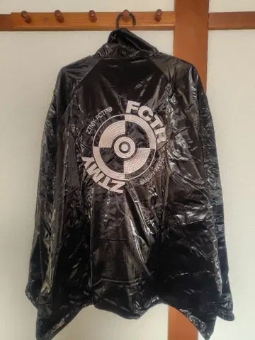 FCTR Glossy Black Jacket 계속 한밤중이면 좋을 텐데.
