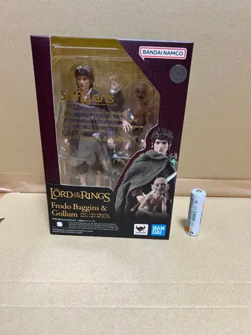 S.H. 피규아트 프로도 배긴스 & 골룸 (반지의 제왕)