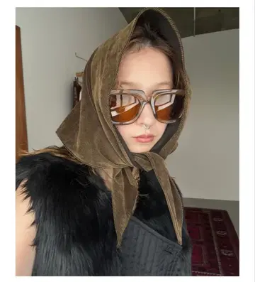 La Maison de Lyllis / SANKAKU