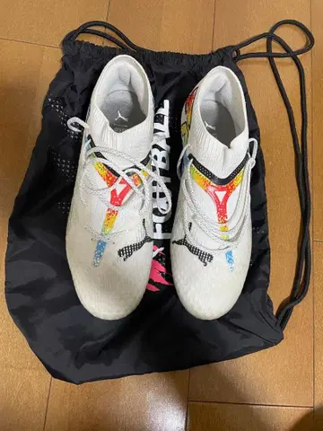 푸마 퓨처 7 26.0 HG/AG 카모 한정판 가방 포함