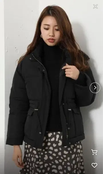 블랙 다운 자켓 숏 기장