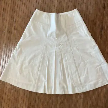 theory 화이트 스커트 XO