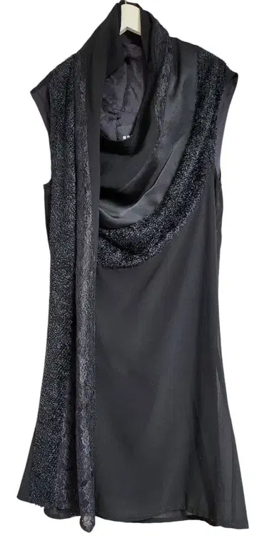 고메 슬리브리스 디자인 원피스