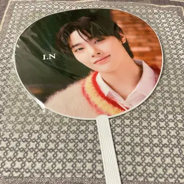 스트레이 키즈 아이엔 부채