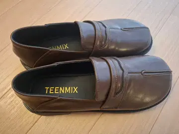 [ 미사용 ] 브라운 로퍼