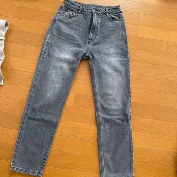 ALEXIA STAM 그레이 스트레이트 데님