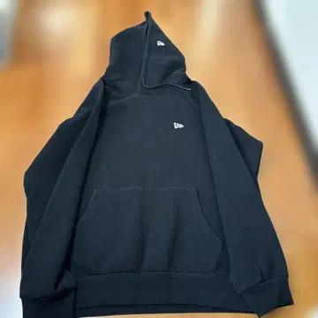 NEW ERA 블랙 후디 XX
