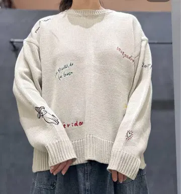 새상품 니코앤드 자수 베이지 긴팔 니트 세탁기 사용 가능 가을/겨울/봄