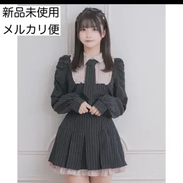 pium 셋업 넥타이 포함 스퀘어 프릴 긴팔 상의 미니 스커트