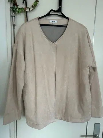 베이지 노카라 자켓 스웨이드풍