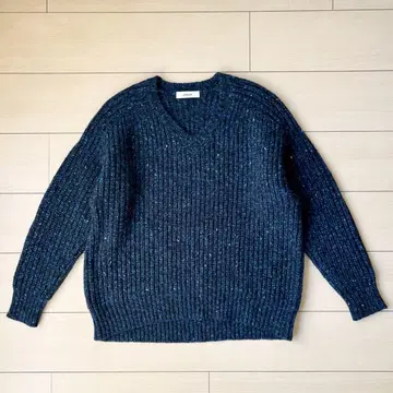 새상품급 에부르 ebure 울 캐시미어 V넥 니트 네이비 큼직한