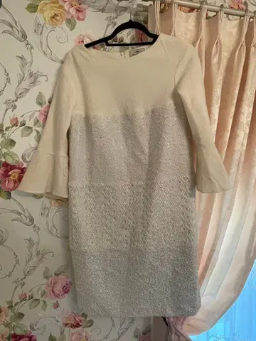 GRACE CONTINENTAL 화이트 무릎 기장 원피스