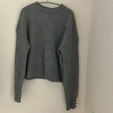 르쉘블루 소매 펄 장식 니트 그레이