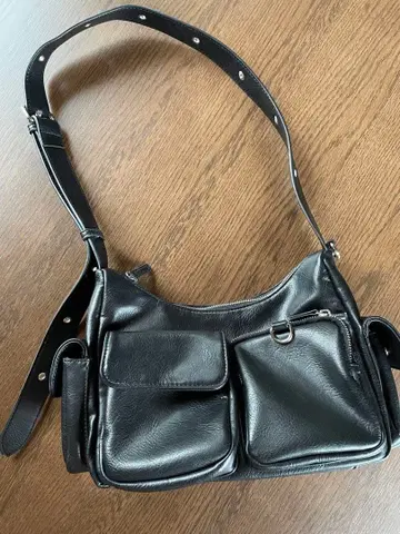 블랙 가죽 숄더백