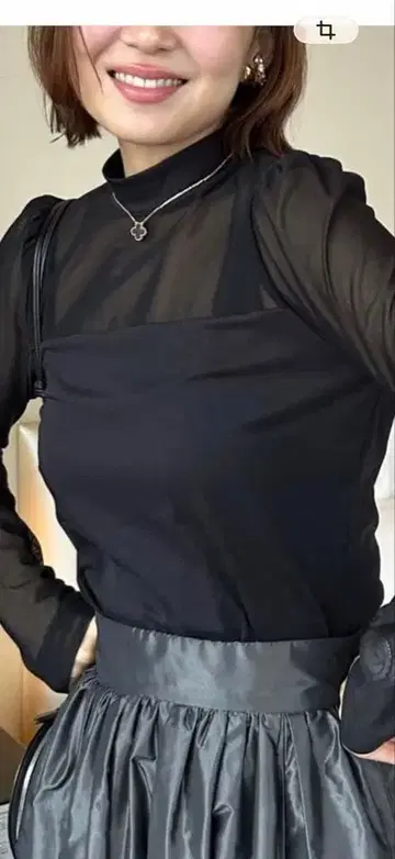 시어 하이넥 티셔츠