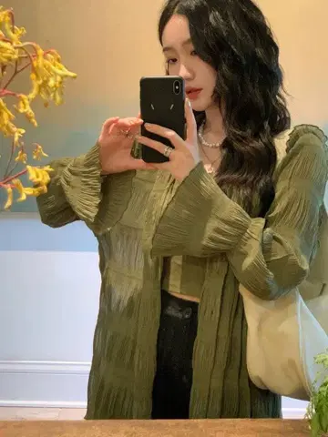 올리브색 디자이너 긴팔 플리츠 셔츠