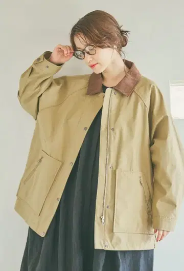 [새상품] 택 포함 스튜디오 클립 옷깃 절개 워크 자켓