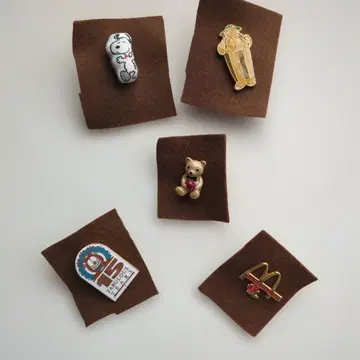 캐릭터 핀 배지 세트