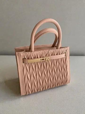 프로포션 퀼팅 핑크 핸드백