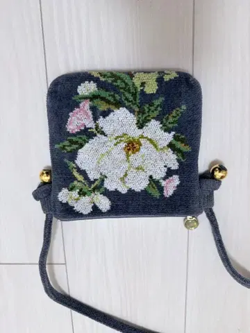 페이러 꽃무늬 미니 숄더 꽃무늬 자수 그레이 숄더백