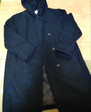 다크 그린 후드 부착 롱 코트