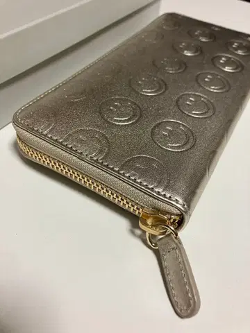 BEAMS 스마일 엠보 장지갑