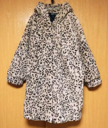 보아 푸드코트 레오파드 무늬 애니멀 복슬복슬 아우터 루즈핏