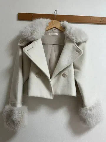 MAJESTIC LEGON 멀티웨이 인조 모피 숏코트 S