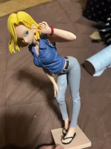 안드로이드 18 피규어