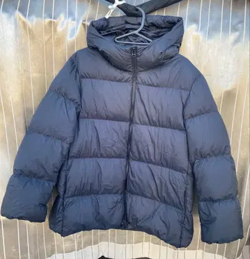 유니클로 울트라 라이트 다운 코쿤 후드티 자켓 여성용 XL