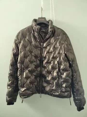 EMPORIO ARMANI 블랙 다운 자켓 62