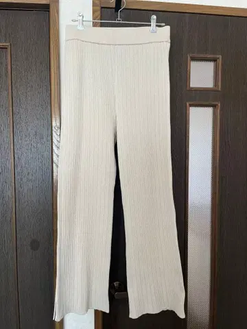 허그아워 새상품 리브 베이지 플레어 팬츠 하이웨스트