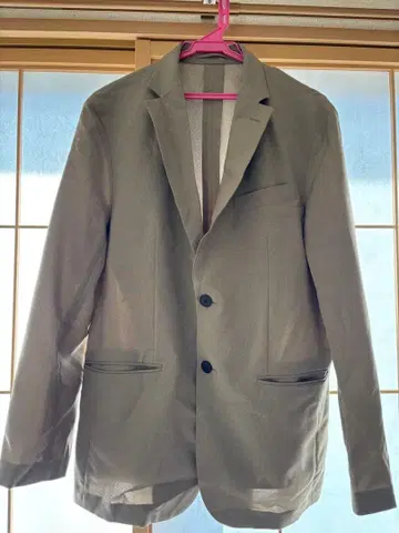 GU 베이지 테일러드 자켓과 팬츠 세트