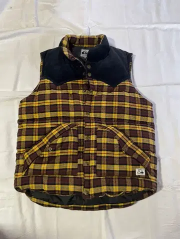 QUIKSILVER 체크 무늬 다운 베스트 사이즈 M