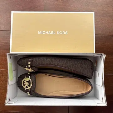 MICHAEL KORS FULTON 모카신 - MK 시그니처 브라운