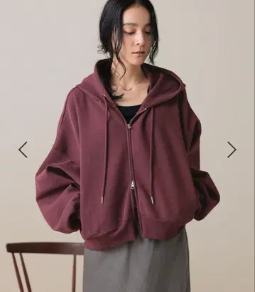 LOWRYS FARM ZIP 숏 후디 크림슨 이번 시즌 새상품 롤리스