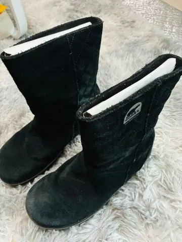 SOREL 블랙 스웨이드 어그 부츠