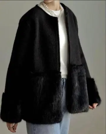 새상품 Re:EDIT 리에디 인조 모피 절개 노카라 코트 블랙