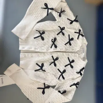 화이트 리본 가디건 F 사이즈