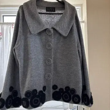 그레이 꽃무늬 모티브 자켓