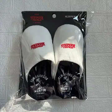 미개봉 새상품 쓰리코인즈 기묘한 이야기 슬리퍼 M 화이트