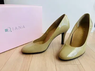 Diana 에나멜 하이힐