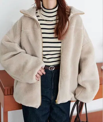 DISCOAT 깔끔한 보아 스탠드 블루종 라이트 베이지 플리스 자켓