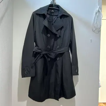 블랙 트렌치코트