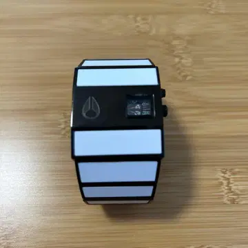 Nixon 아날로그 손목시계 화이트/블랙 정크