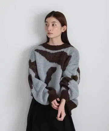 셀렉트 모카 뉴앙스 패턴 샤기 니트