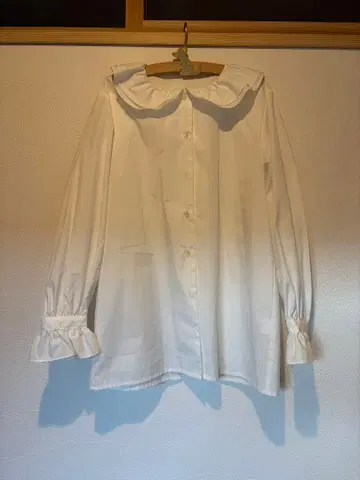 OHGA 프릴 칼라 블라우스 화이트