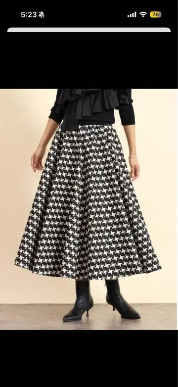 FENNEL 플레어 스커트 블랙 화이트 하운드투스